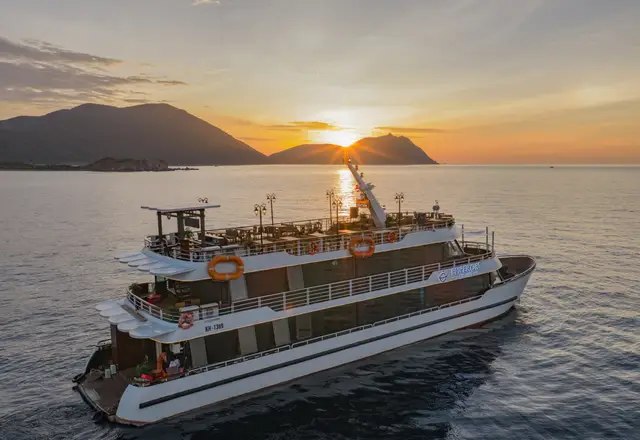 Evening cruise in Nha Trang - фото 2