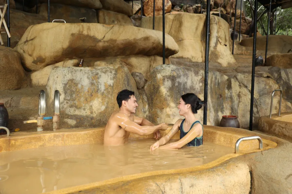 Минеральные водопады и бассейны I-Resort