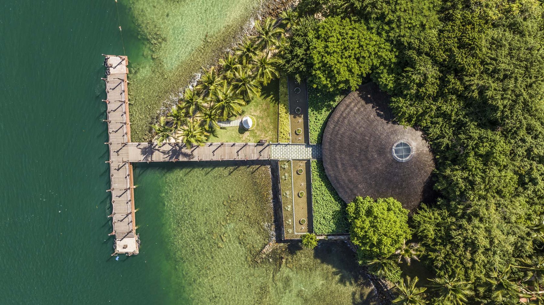 Aerial photo of Hon Tam pier and the sea around the island