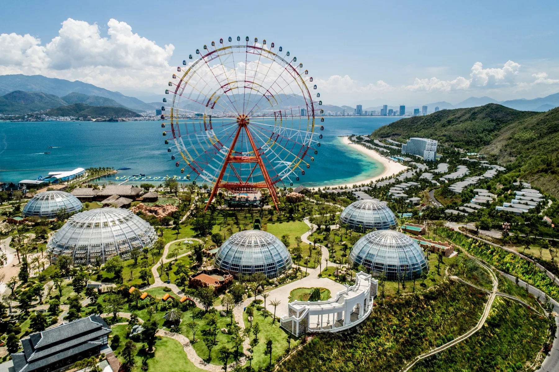 Sky Wheel at VinWonders Nha Trang