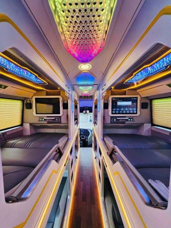 Сбор из отелей и отправление в Хошимин на комфортабельном VIP слип-бас.