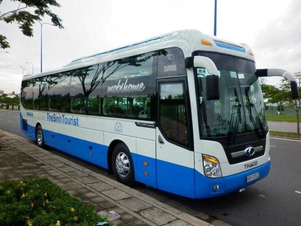Автобус компании thesinhtourist (sinh cafe)
