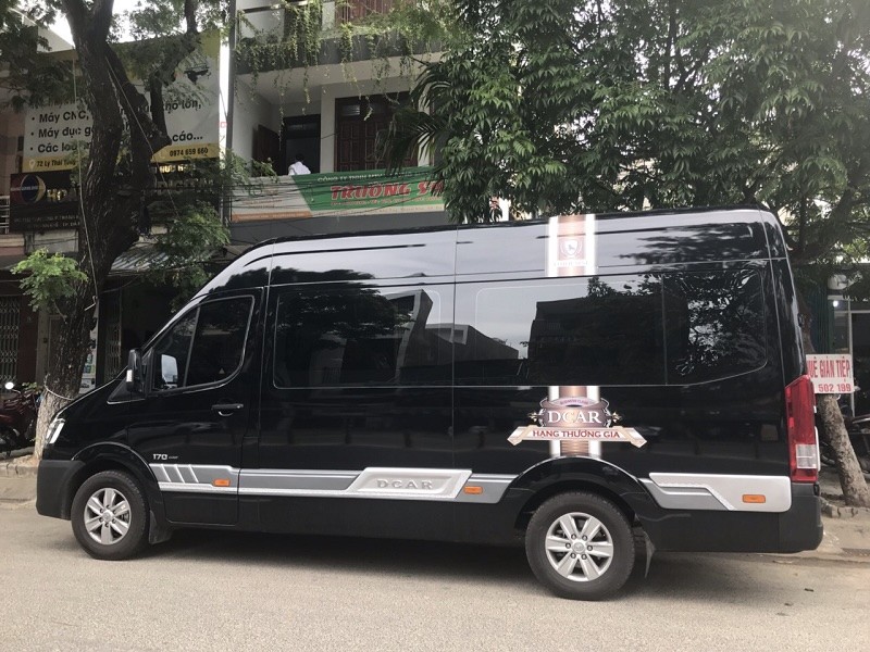 Микроавтобус для трансферов в Дананге.jpg